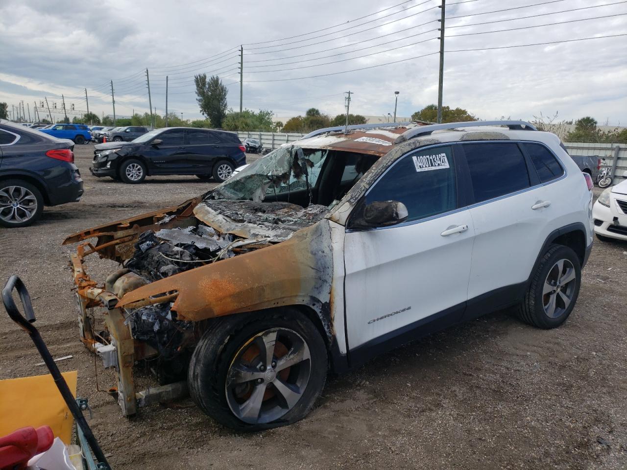 Photo 2 from auction – 2019 JEEP CHEROKEE L with VIN 1C4PJLDB2KD416023