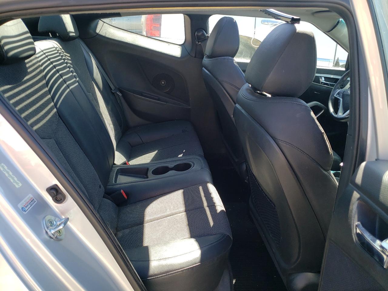 Photo 6 from auction – 2015 HYUNDAI VELOSTER with VIN KMHTC6AD5FU240733