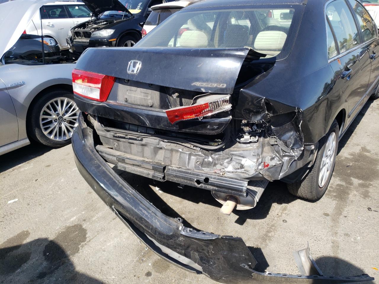 Photo 9 from auction – 2004 HONDA ACCORD LX with VIN JHMCM56394C022582