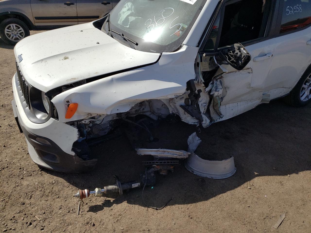 Photo 9 from auction – 2018 JEEP RENEGADE L with VIN ZACCJBBBXJPJ33667