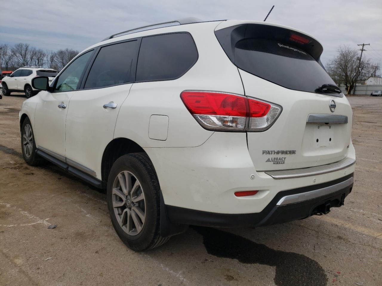 Photo 3 from auction – 2015 NISSAN PATHFINDER with VIN 5N1AR2MN5FC698135