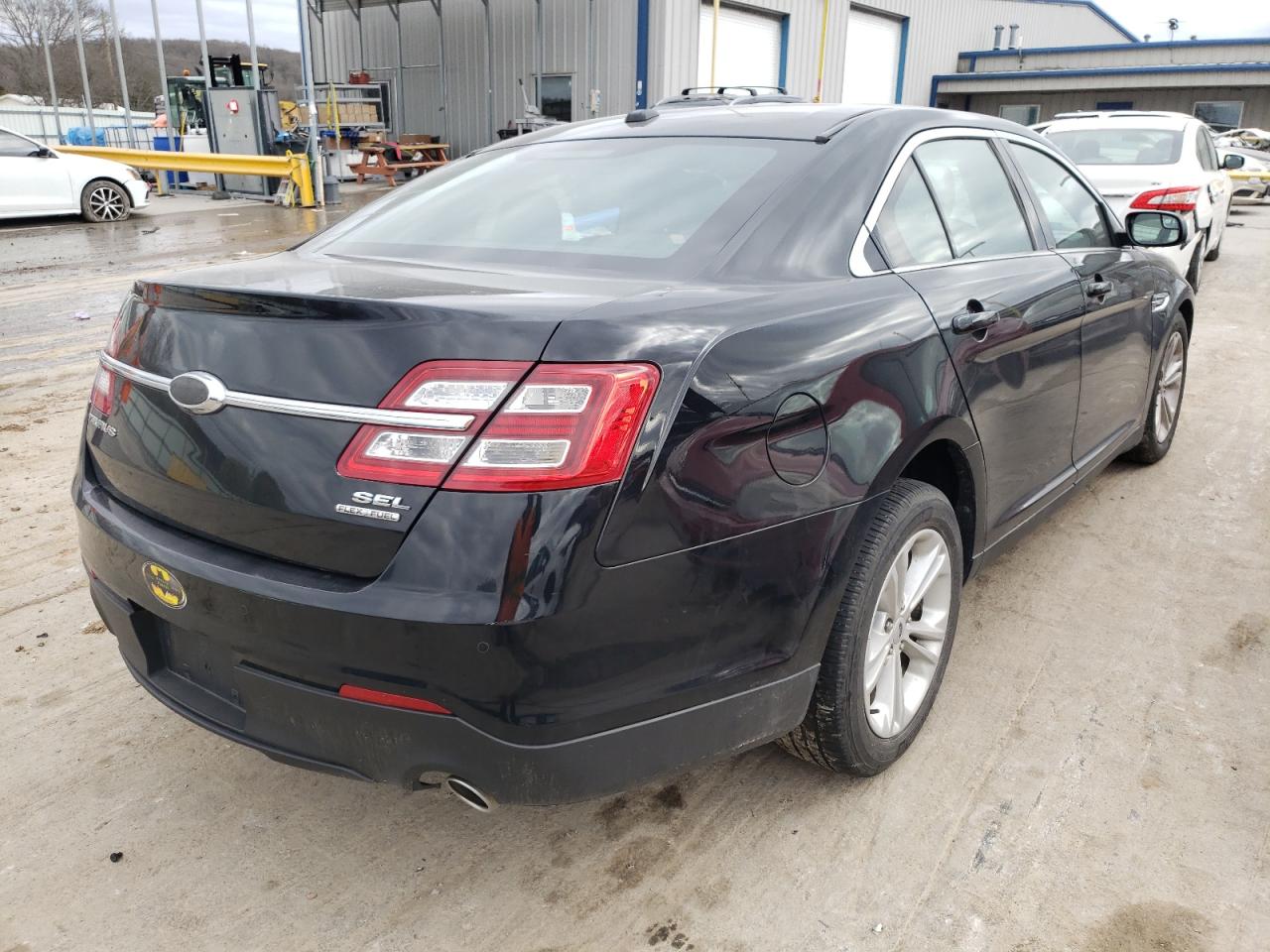 Photo 4 from auction – 2016 FORD TAURUS SEL with VIN 1FAHP2E84GG142352