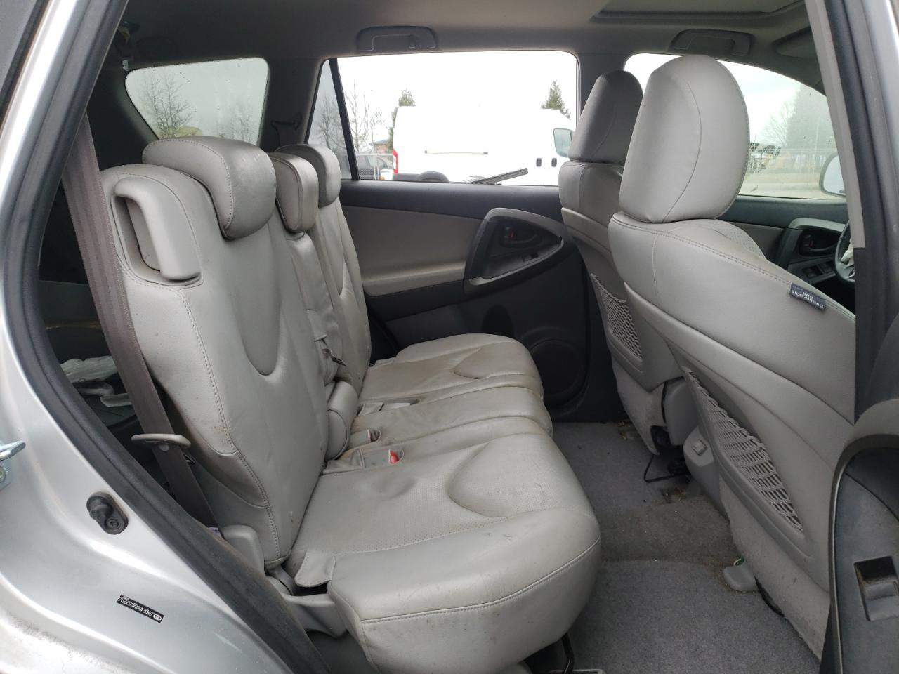 Photo 6 from auction – 2010 TOYOTA RAV4 LIMIT with VIN JTMDF4DV8AD029513
