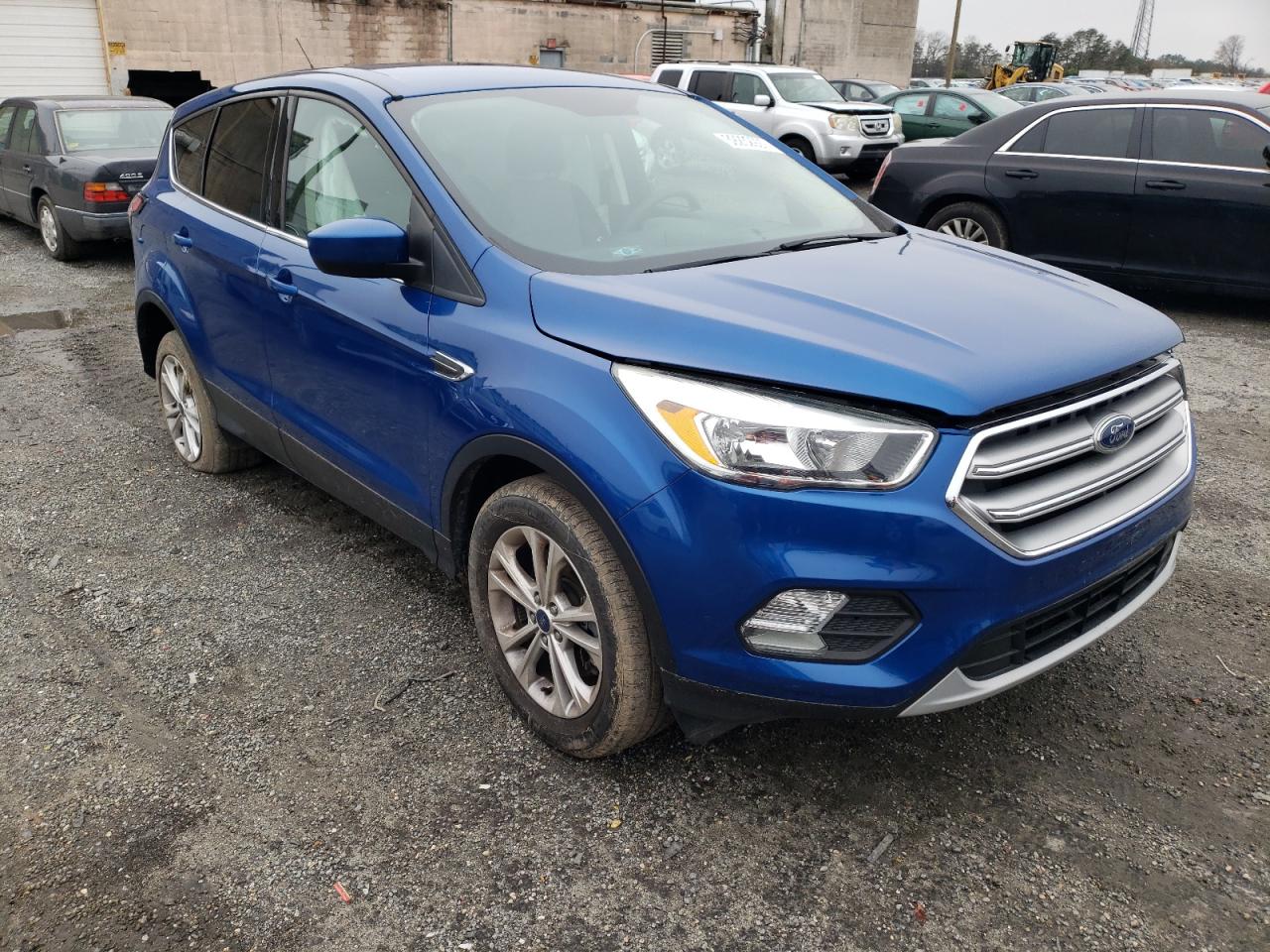 FORD ESCAPE SE 2017 with VIN 1FMCU9GD0HUC42155 - Photo from auction