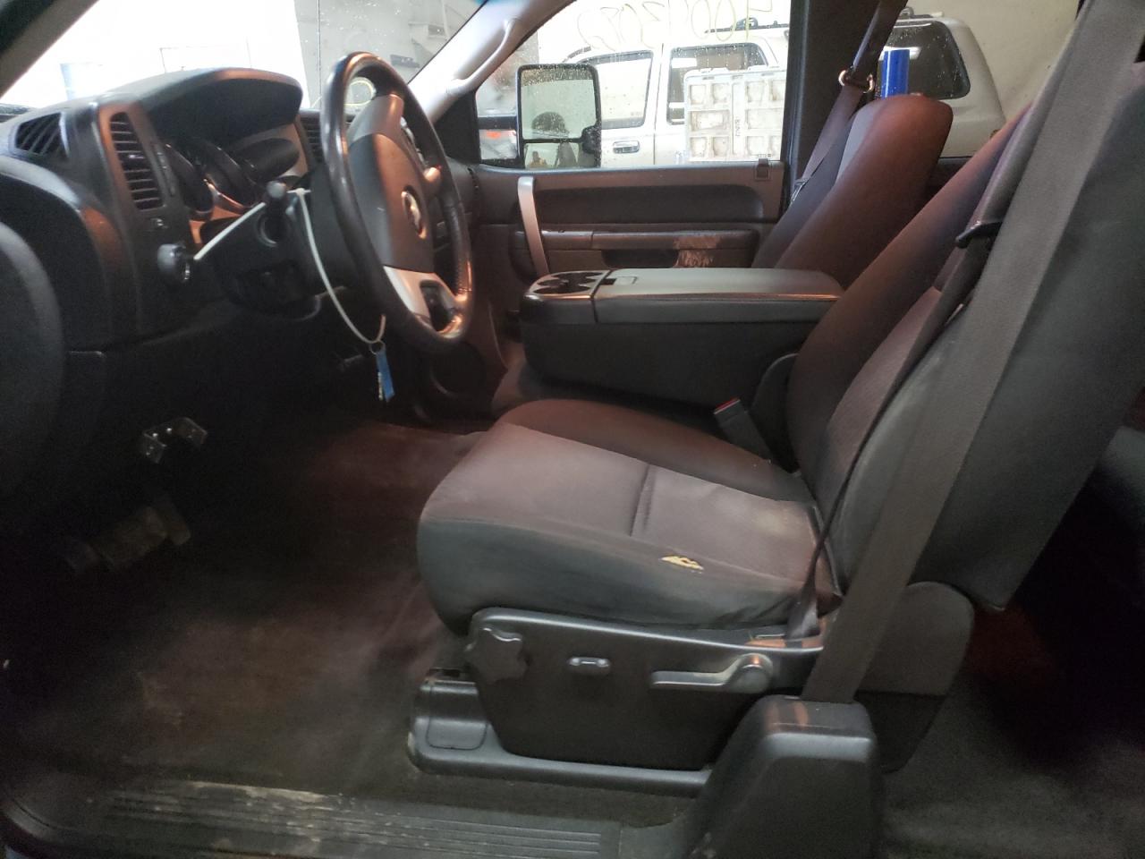 Photo 5 from auction – 2010 CHEVROLET SILVERADO with VIN 1GCSKSE31AZ102518