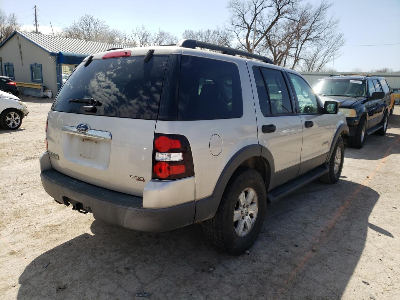 Photo 4 from auction – 2006 FORD EXPLORER X with VIN 1FMEU73E66UB53053