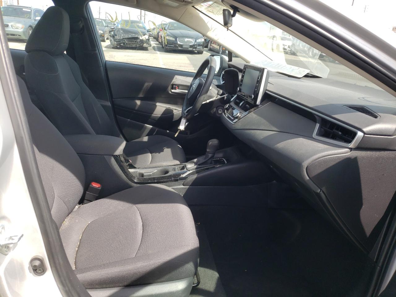 Photo 5 from auction – 2020 TOYOTA COROLLA LE with VIN 5YFEPRAE0LP062900
