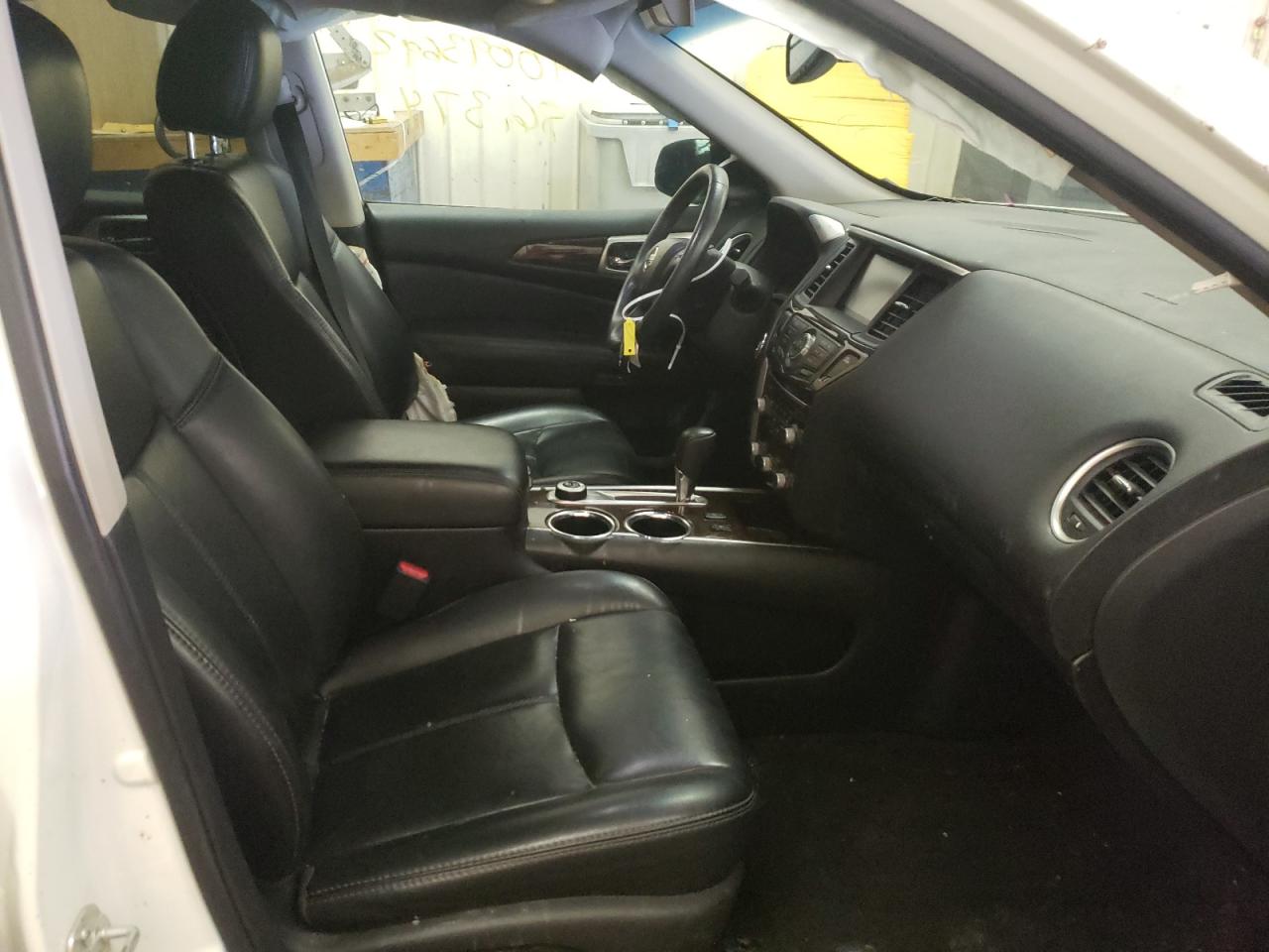 Photo 5 from auction – 2016 NISSAN PATHFINDER with VIN 5N1AR2MM8GC659693