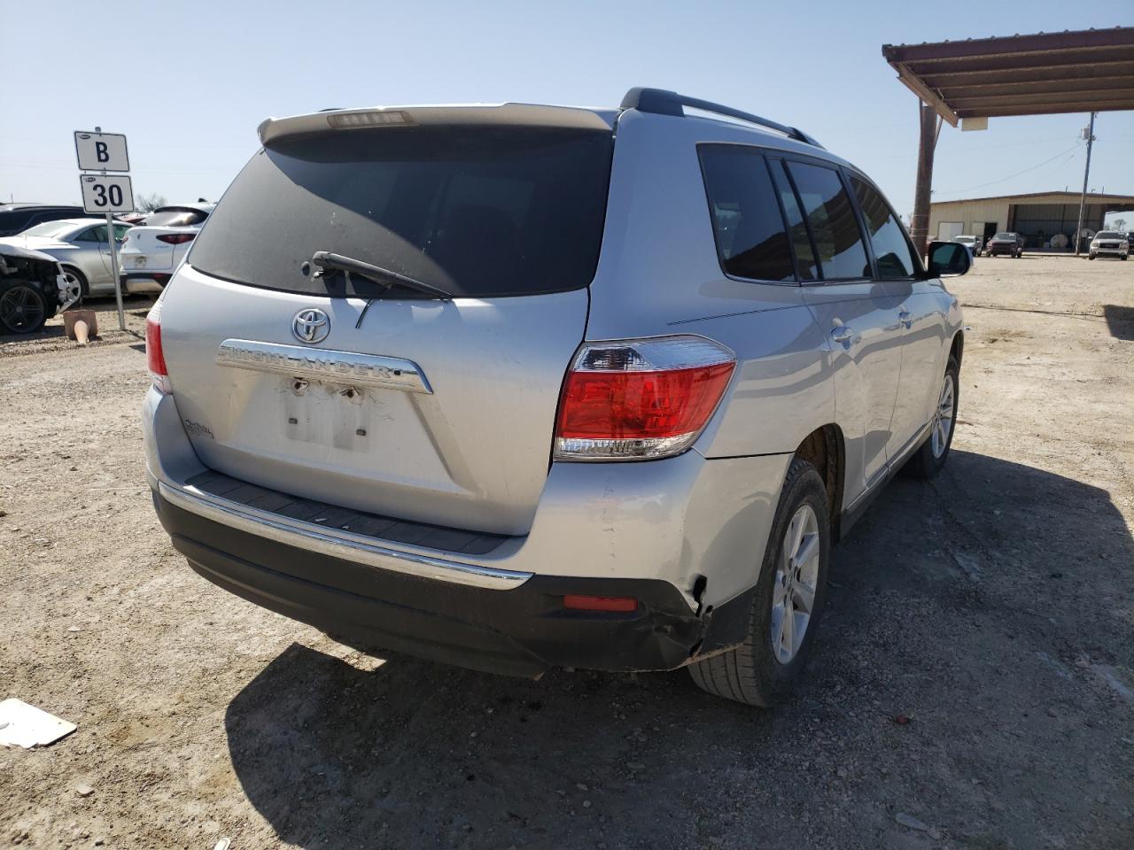 Фото 4 с аукциона – 2011 TOYOTA HIGHLANDER с VIN 5TDZK3EH4BS047579