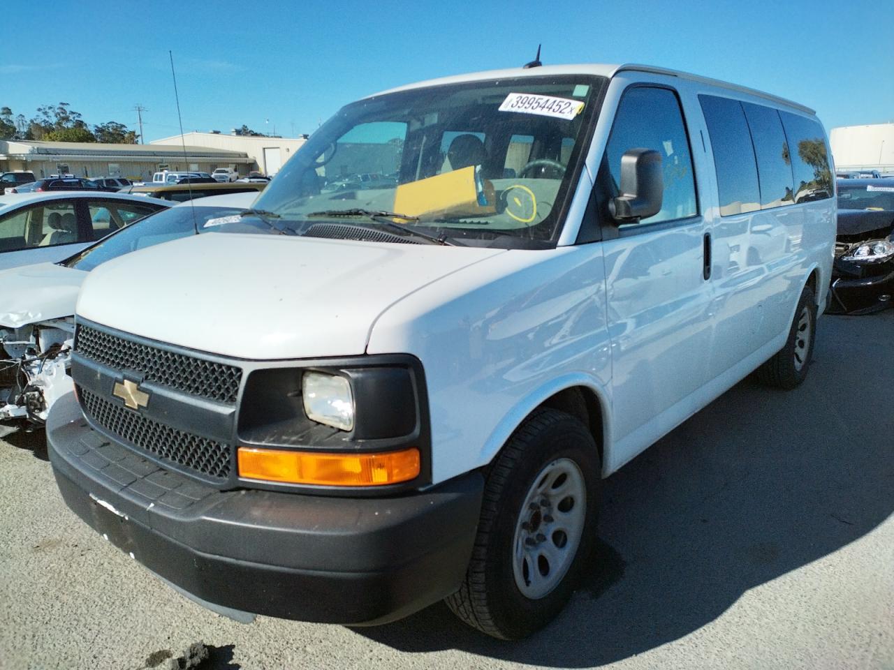 Photo 2 from auction – 2011 CHEVROLET EXPRESS G1 with VIN 1GNSGBF48B1169830
