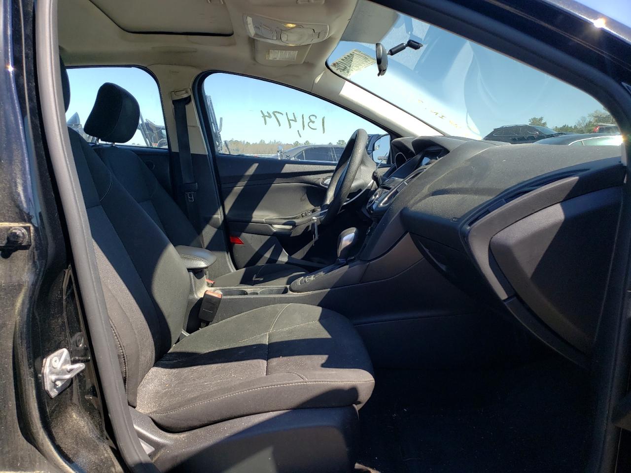 Foto 5 de la subasta – 2017 FORD FOCUS SEL con VIN 1FADP3M29HL248886