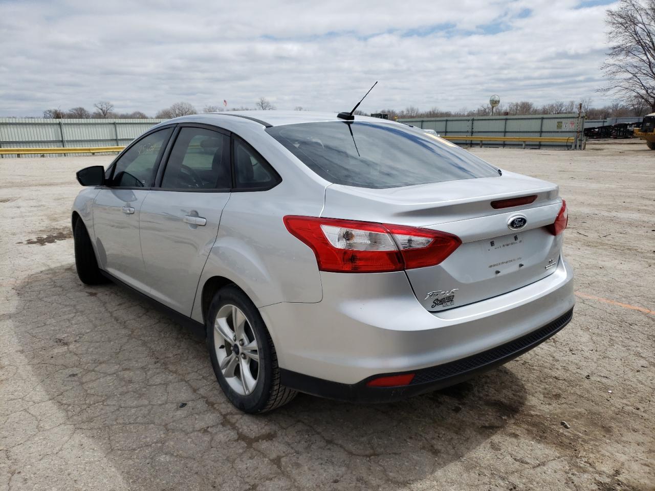 Photo 3 from auction – 2014 FORD FOCUS SE with VIN 1FADP3F28EL271956