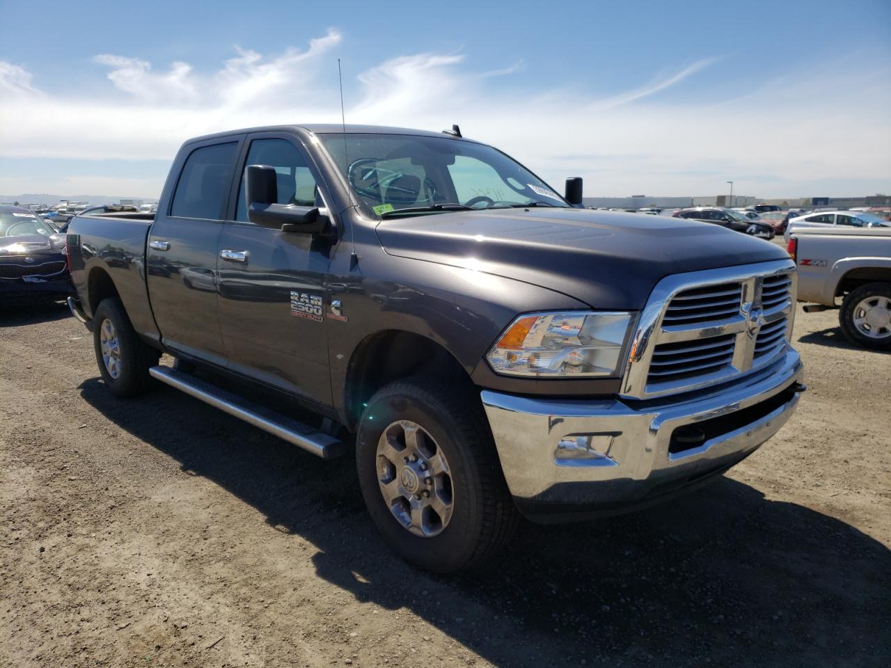 RAM 2500 SLT 2017 with VIN 3C6UR5DL1HG671488 - Photo from auction