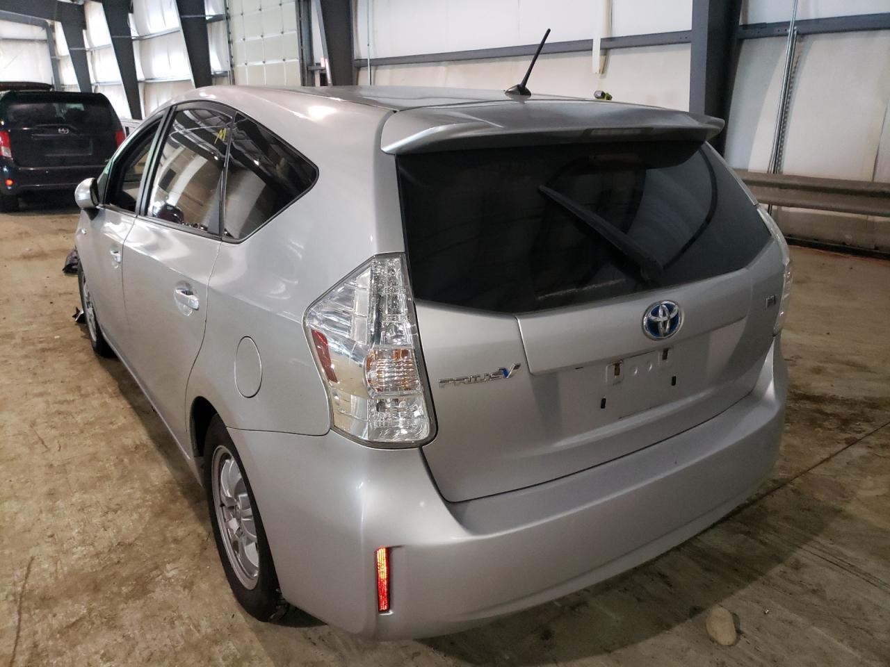 Photo 3 from auction – 2014 TOYOTA PRIUS V with VIN JTDZN3EUXE3337089