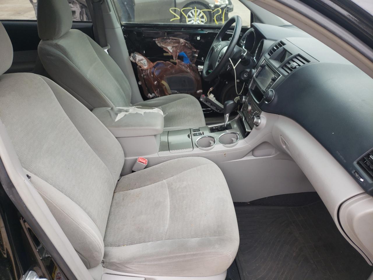 Photo 5 from auction – 2013 TOYOTA HIGHLANDER with VIN 5TDZA3EH0DS042935