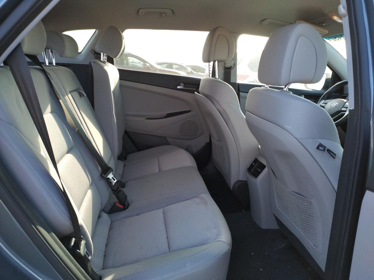 Photo 6 from auction – 2017 HYUNDAI TUCSON LIM with VIN KM8J33A2XHU497085