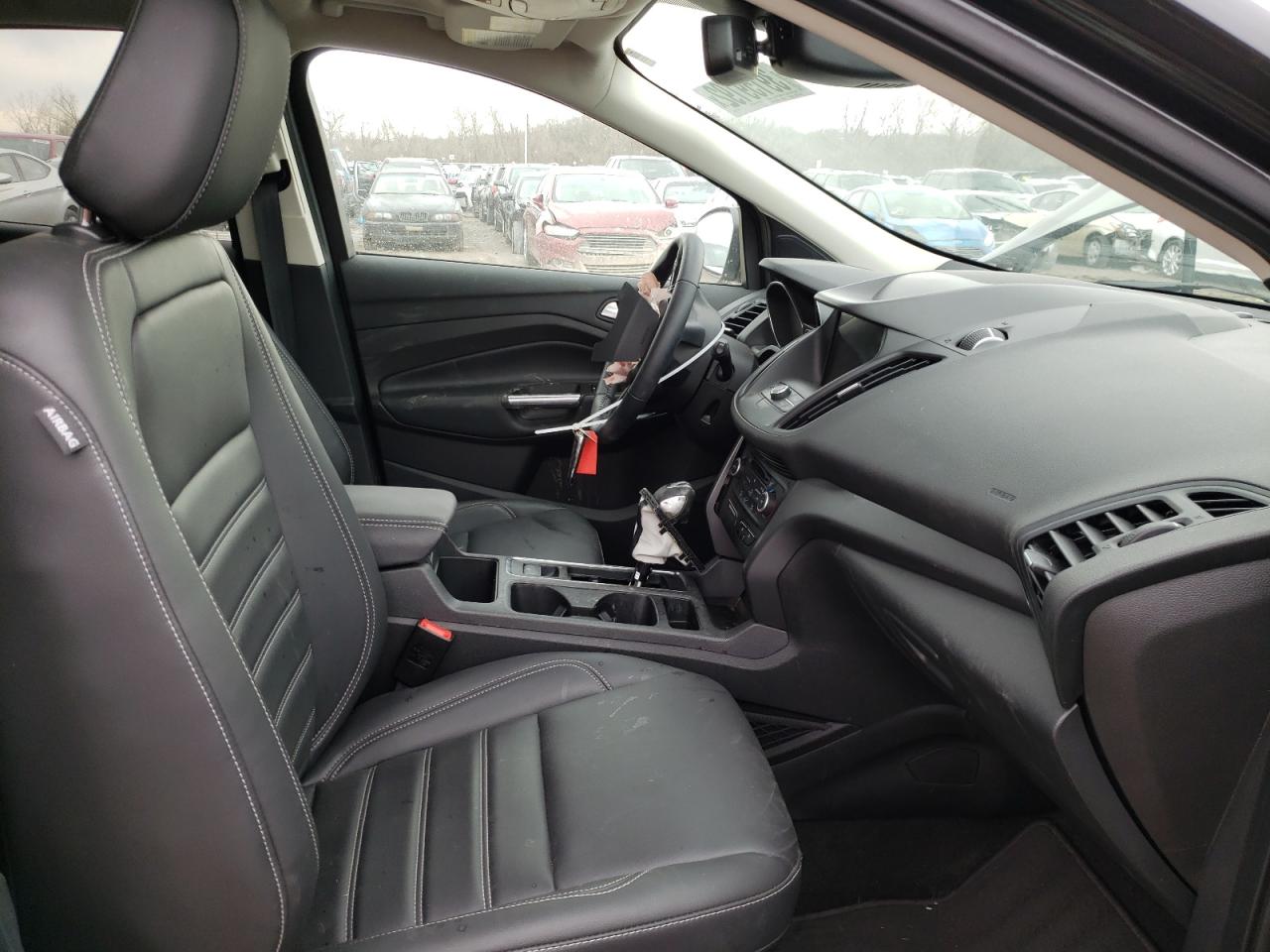 Photo 5 from auction – 2019 FORD ESCAPE SEL with VIN 1FMCU9HD9KUC53399