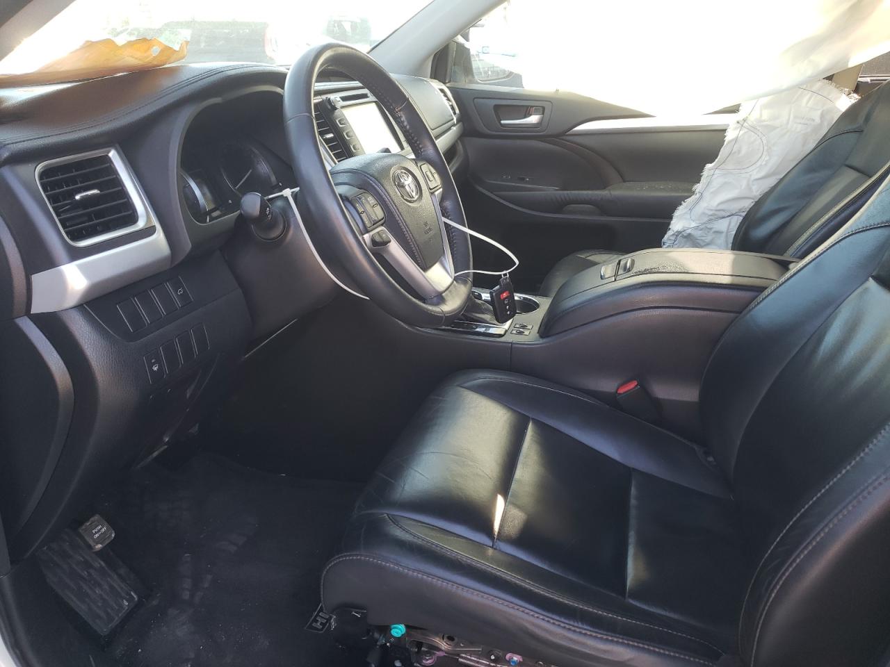 Photo 5 from auction – 2014 TOYOTA HIGHLANDER with VIN 5TDKKRFH1ES009492