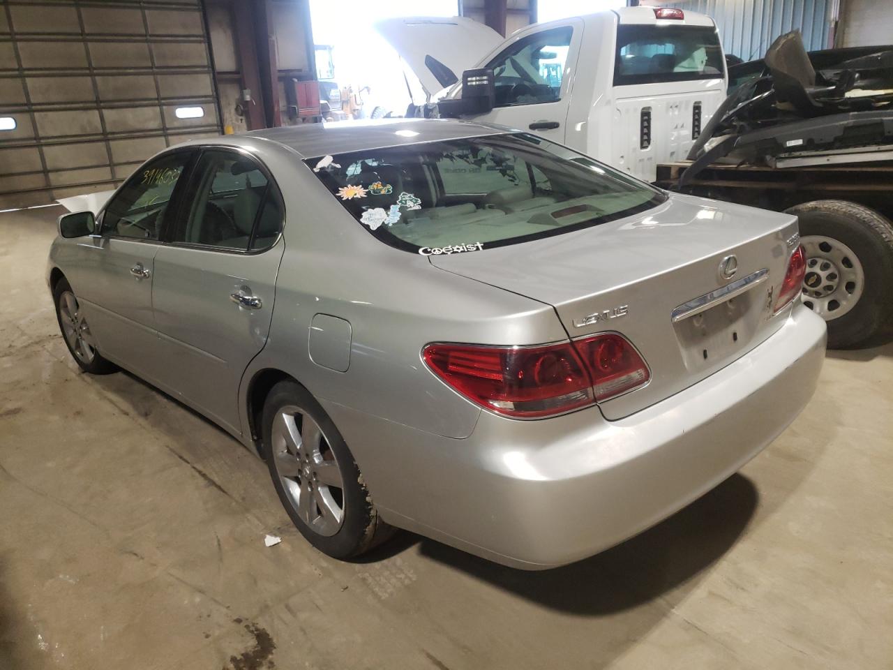 Photo 3 from auction – 2005 LEXUS ES 330 with VIN JTHBA30G755100688