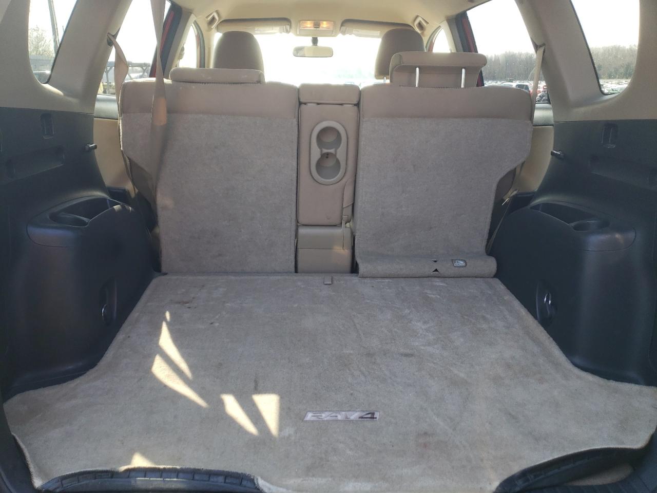 Photo 9 from auction – 2011 TOYOTA RAV4 with VIN JTMBF4DV1BD042483