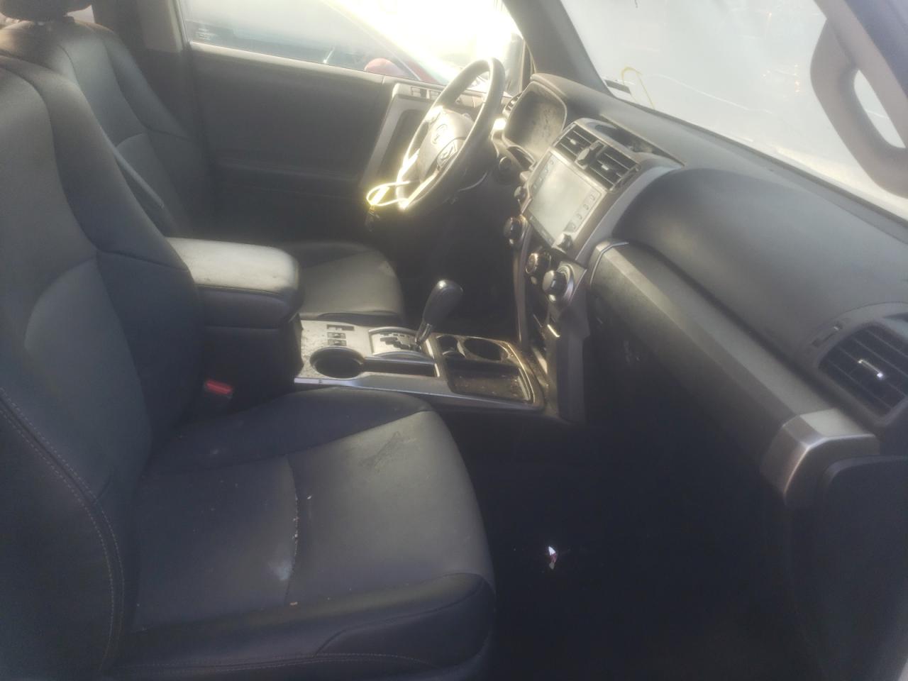 Photo 5 from auction – 2020 TOYOTA 4RUNNER SR with VIN JTEZU5JR5L5213647