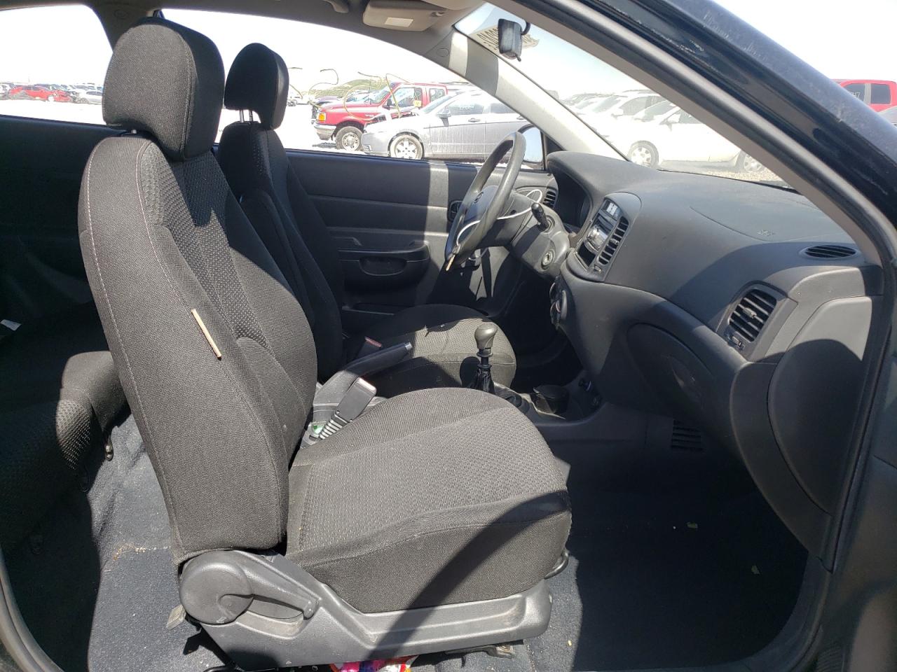 Photo 5 from auction – 2008 HYUNDAI ACCENT with VIN KMHCM36C78U070194