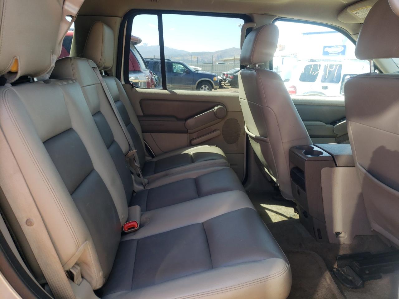 Photo 6 from auction – 2006 FORD EXPLORER X with VIN 1FMEU73E16UA45200