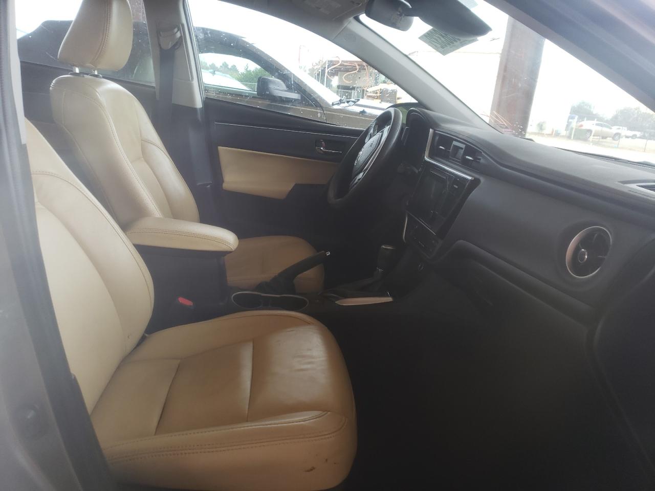 Photo 5 from auction – 2017 TOYOTA COROLLA L with VIN 5YFBURHE9HP715409