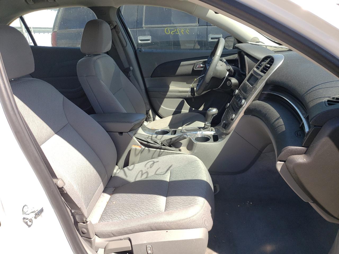 Photo 5 from auction – 2015 CHEVROLET MALIBU LS with VIN 1G11B5SL7FF313242