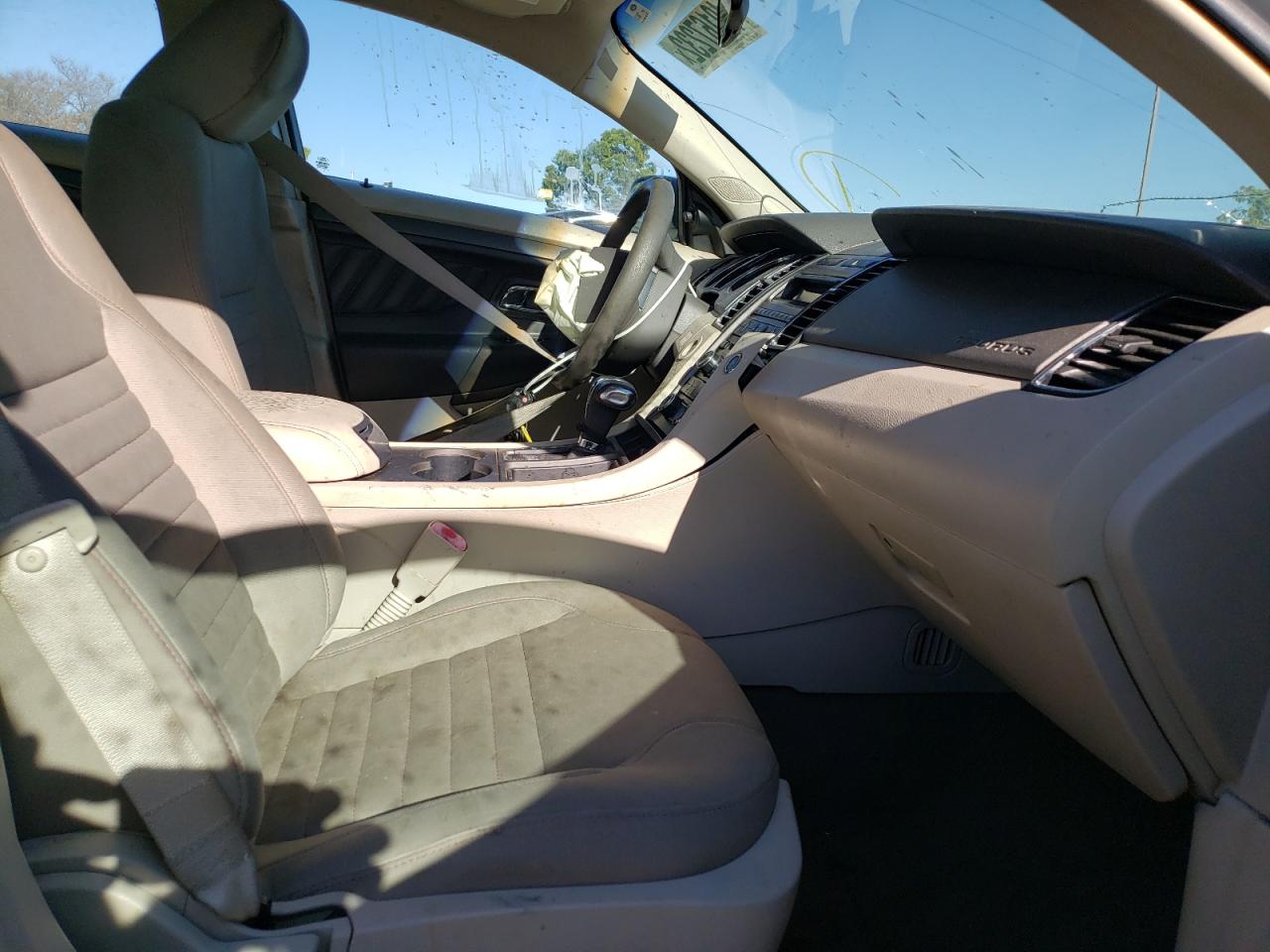 Photo 5 from auction – 2010 FORD TAURUS SE with VIN 1FAHP2DW2AG139067