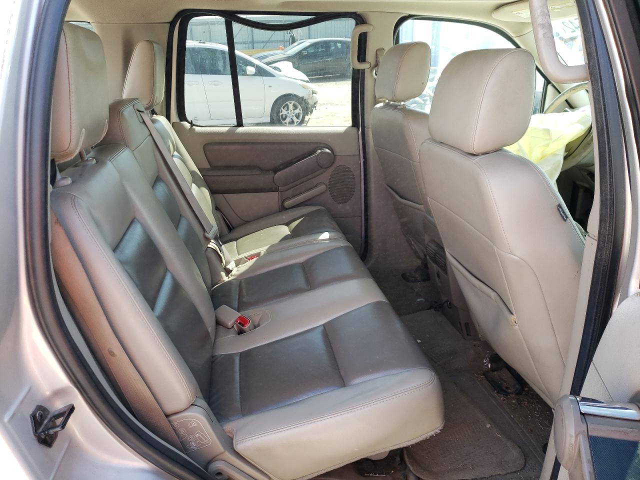 Photo 6 from auction – 2006 FORD EXPLORER X with VIN 1FMEU73E66UB53053