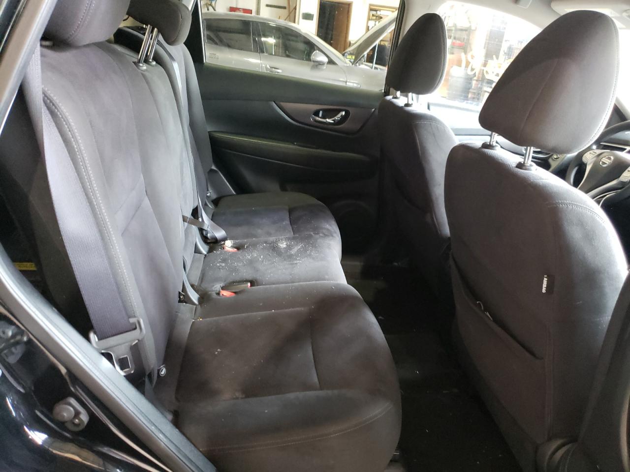 Photo 6 from auction – 2015 NISSAN ROGUE S with VIN KNMAT2MV2FP570160