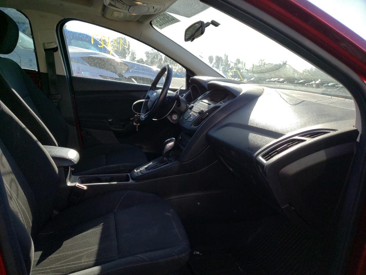 Photo 5 from auction – 2016 FORD FOCUS SE with VIN 1FADP3F29GL405571
