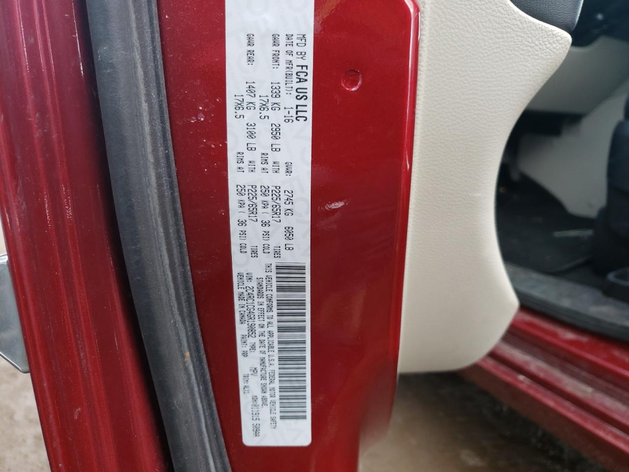 Photo 10 from auction – 2016 CHRYSLER TOWN & COU with VIN 2C4RC1CG4GR190852