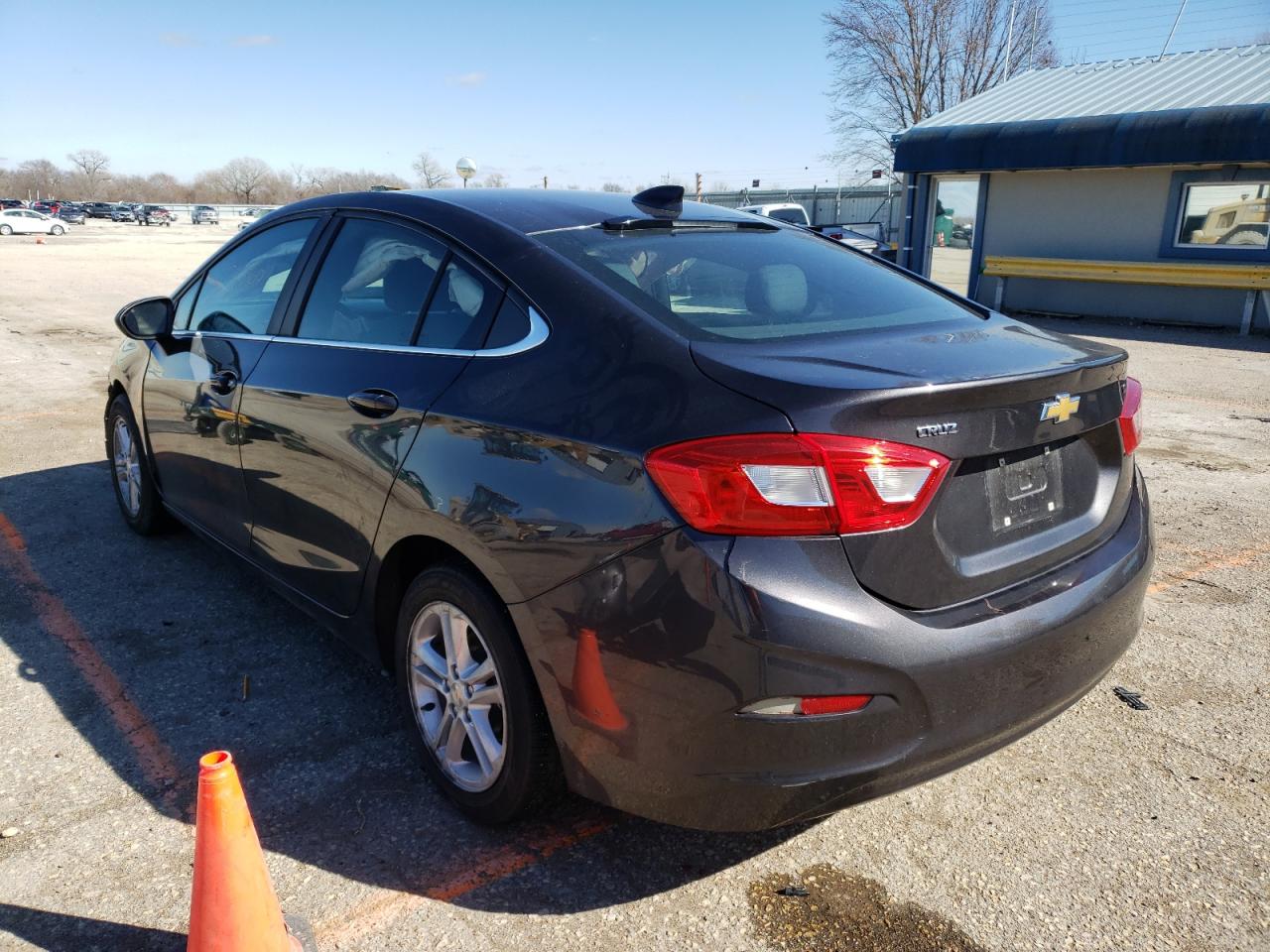 Photo 3 from auction – 2017 CHEVROLET CRUZE LT with VIN 1G1BE5SM1H7101034