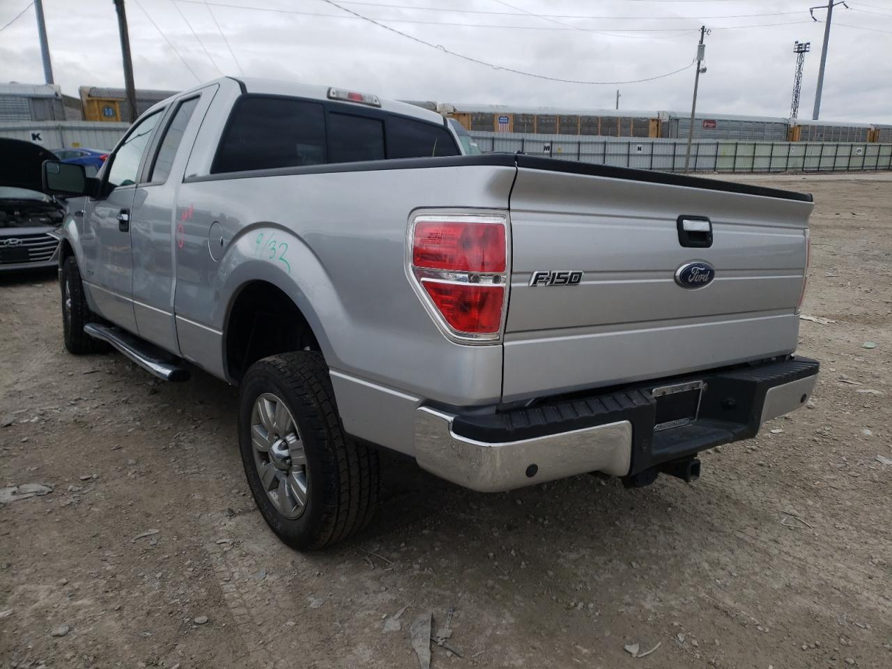 Photo 3 from auction – 2011 FORD F150 SUPER with VIN 1FTFX1CT3BFB31165
