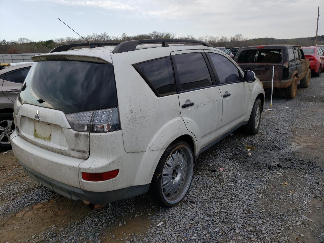 Photo 4 from auction – 2007 MITSUBISHI OUTLANDER with VIN JA4MS31X57U010237
