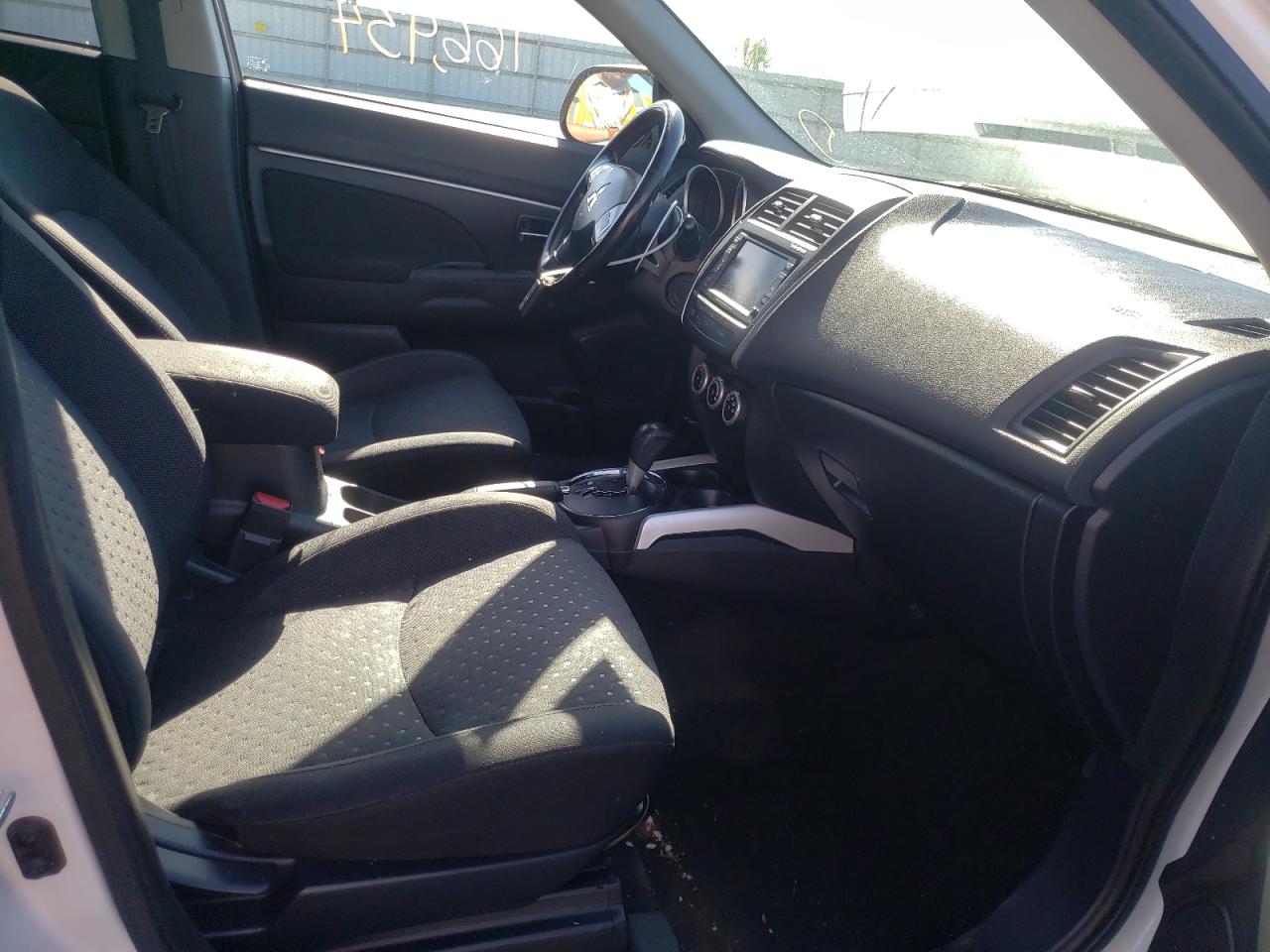 Photo 5 from auction – 2011 MITSUBISHI OUTLANDER with VIN JA4AR4AU3BZ022148