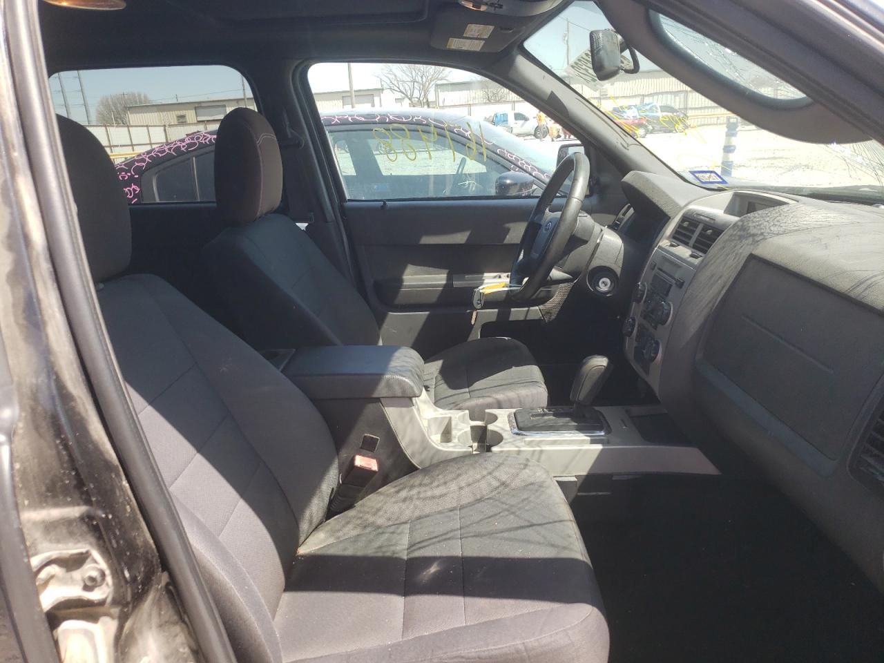 Photo 5 from auction – 2011 FORD ESCAPE XLT with VIN 1FMCU9DG2BKB85331