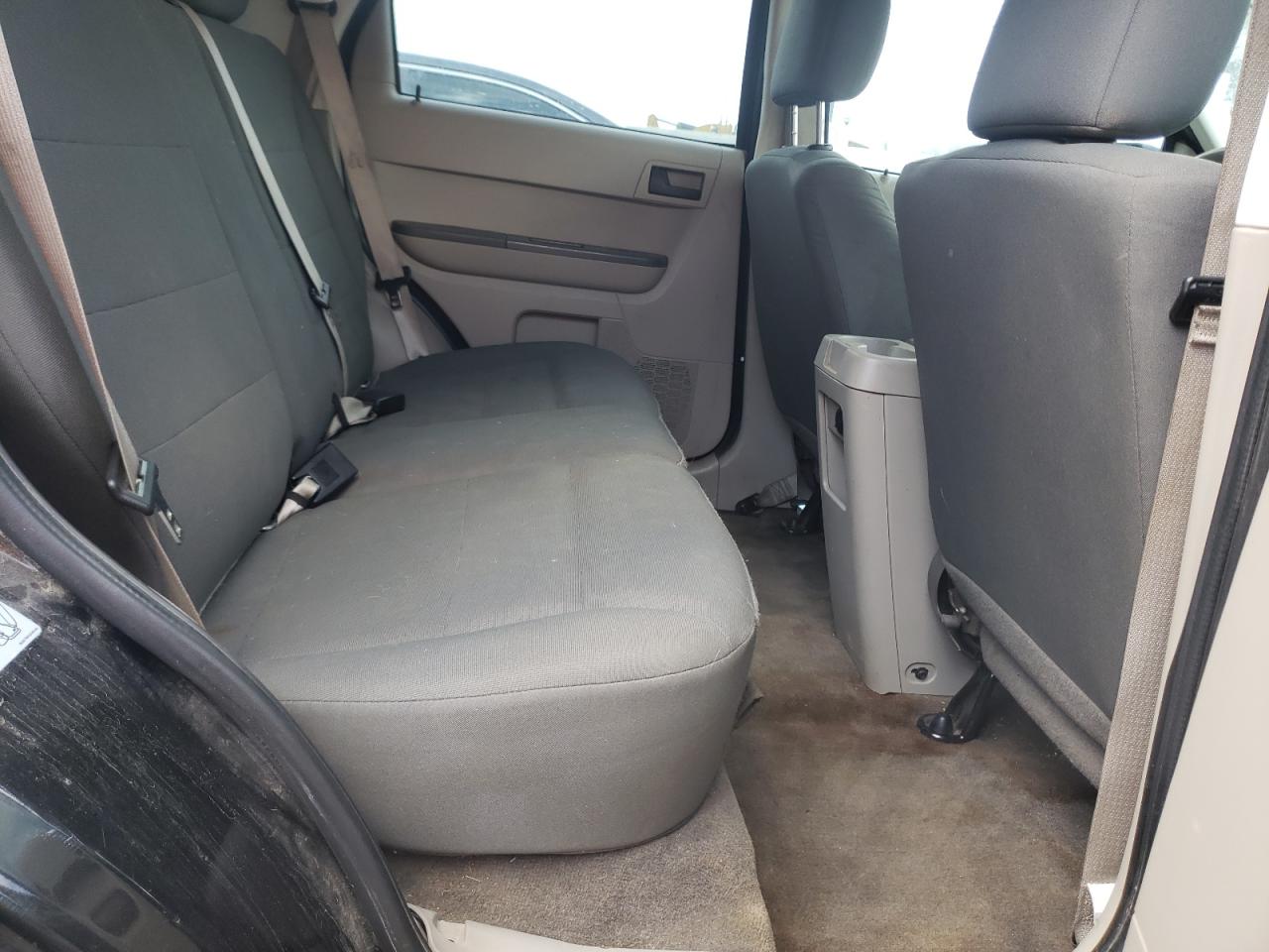 Photo 6 from auction – 2011 FORD ESCAPE XLS with VIN 1FMCU0C7XBKC53565
