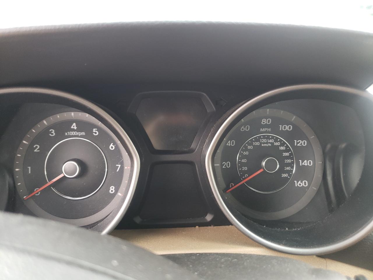 Photo 8 from auction – 2013 HYUNDAI ELANTRA GL with VIN 5NPDH4AE2DH451211