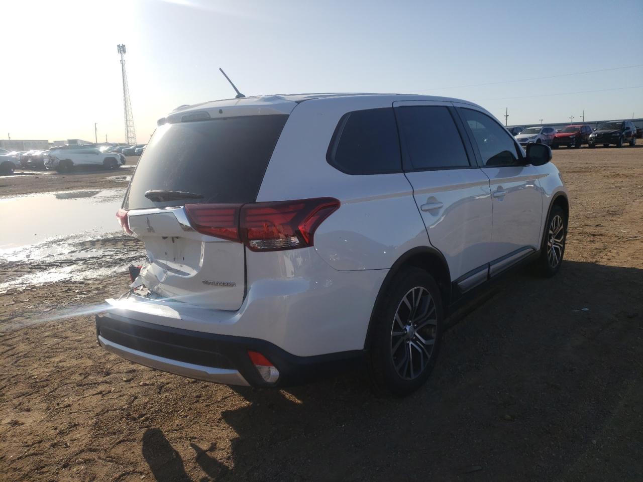 Фото 4 с аукциона – 2016 MITSUBISHI OUTLANDER с VIN JA4AD2A32GZ015791