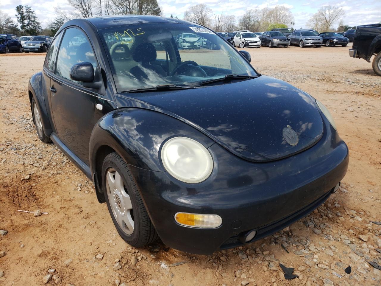VOLKSWAGEN NEW BEETLE 2000 with VIN 3VWCA21C9YM431439 - Photo from auction