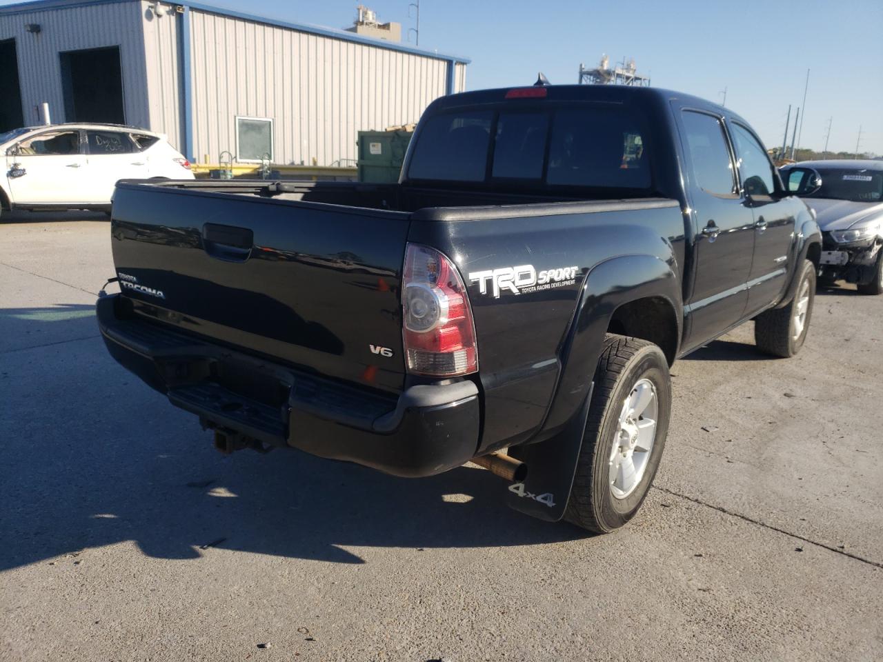 Photo 4 from auction – 2014 TOYOTA TACOMA DOU with VIN 3TMLU4EN6EM156447