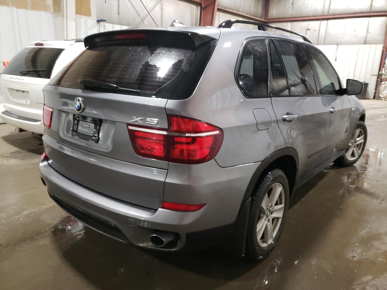 Photo 4 from auction – 2013 BMW X5 XDRIVE3 with VIN 5UXZV4C52D0G53671