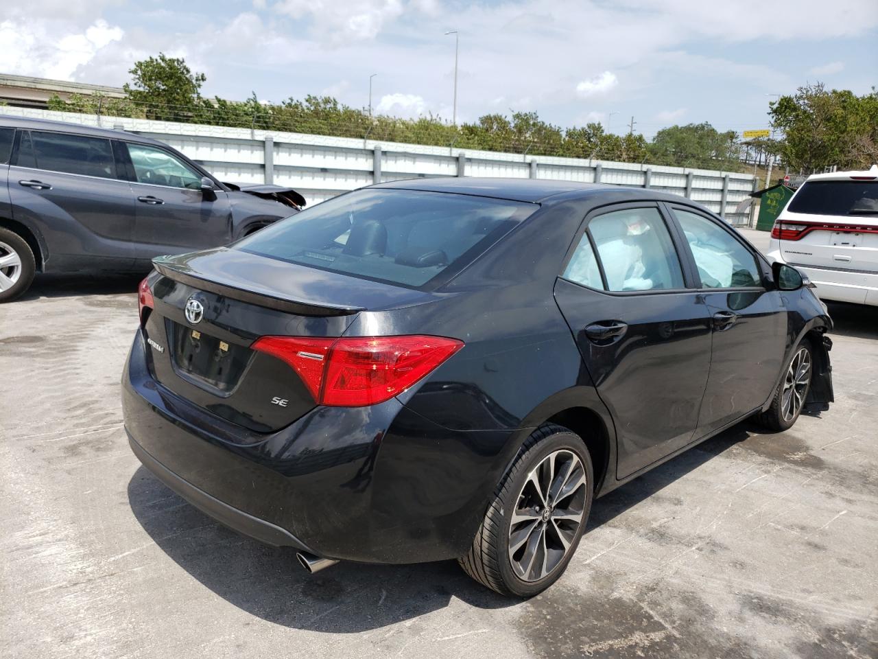 Photo 4 from auction – 2017 TOYOTA COROLLA L with VIN 5YFBURHE9HP601216