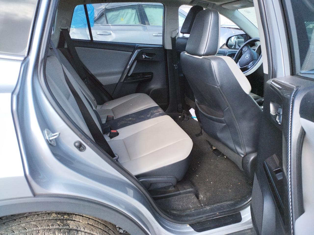 Photo 6 from auction – 2016 TOYOTA RAV4 LIMIT with VIN 2T3YFREV3GW259341