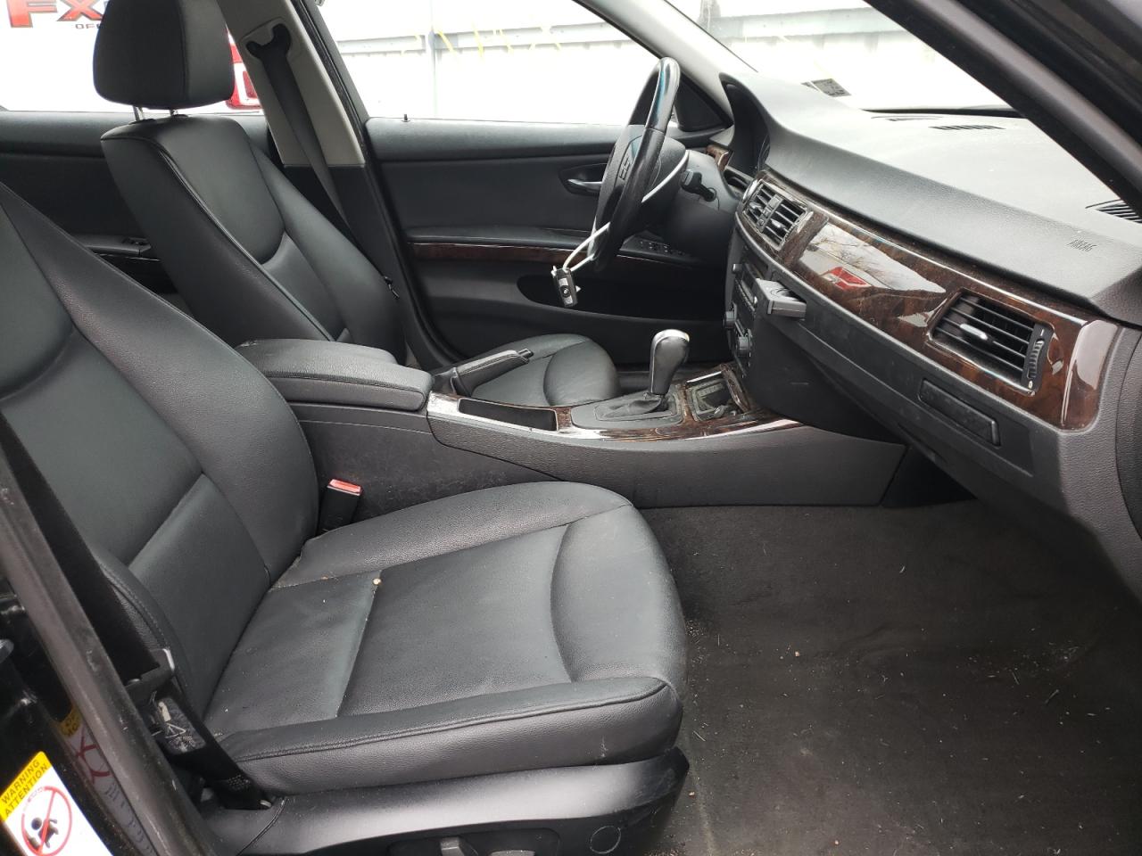 Photo 5 from auction – 2006 BMW 325 XI with VIN WBAVD13506KV08650