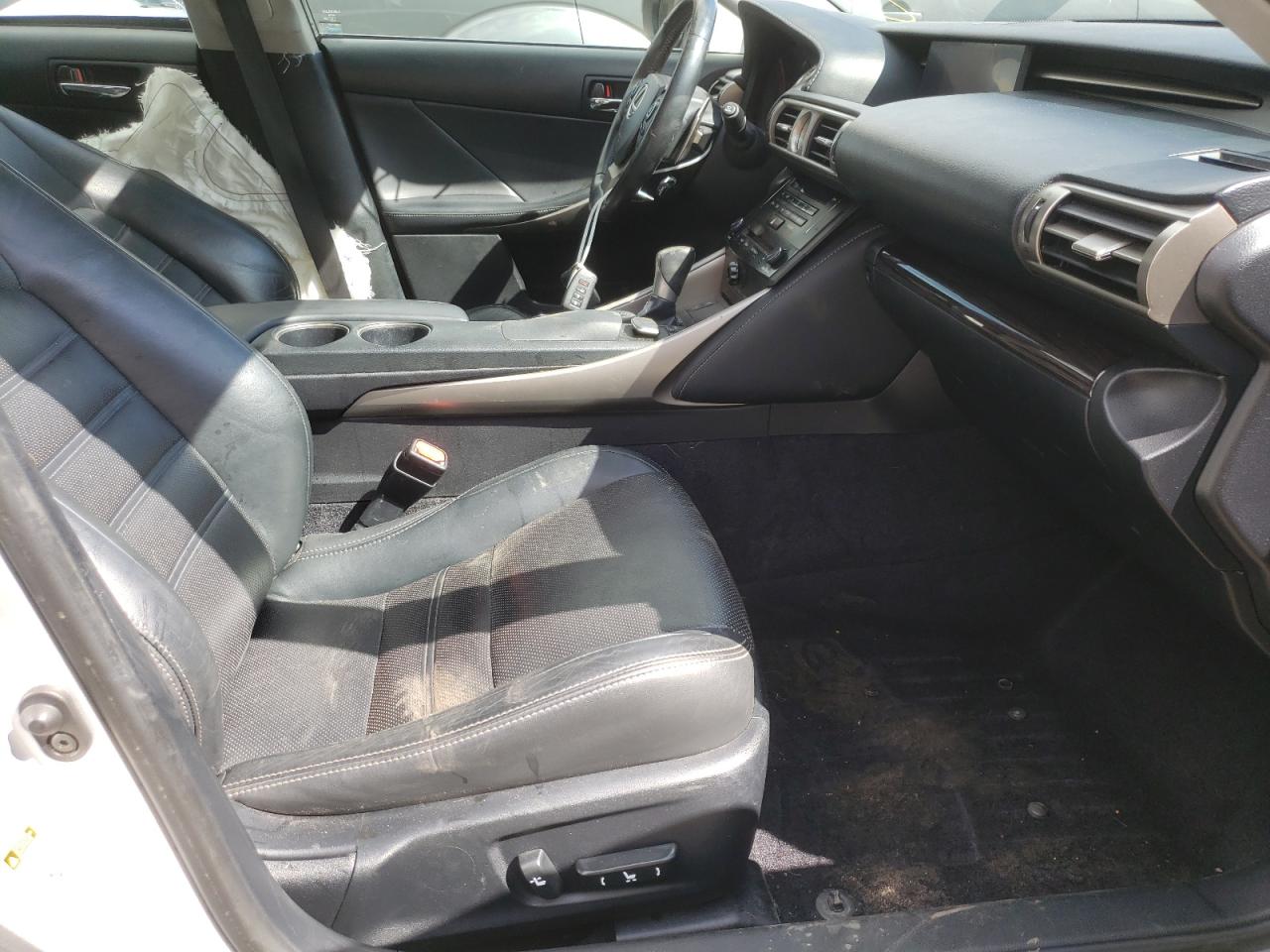Photo 5 from auction – 2014 LEXUS IS 250 with VIN JTHCF1D24E5002470