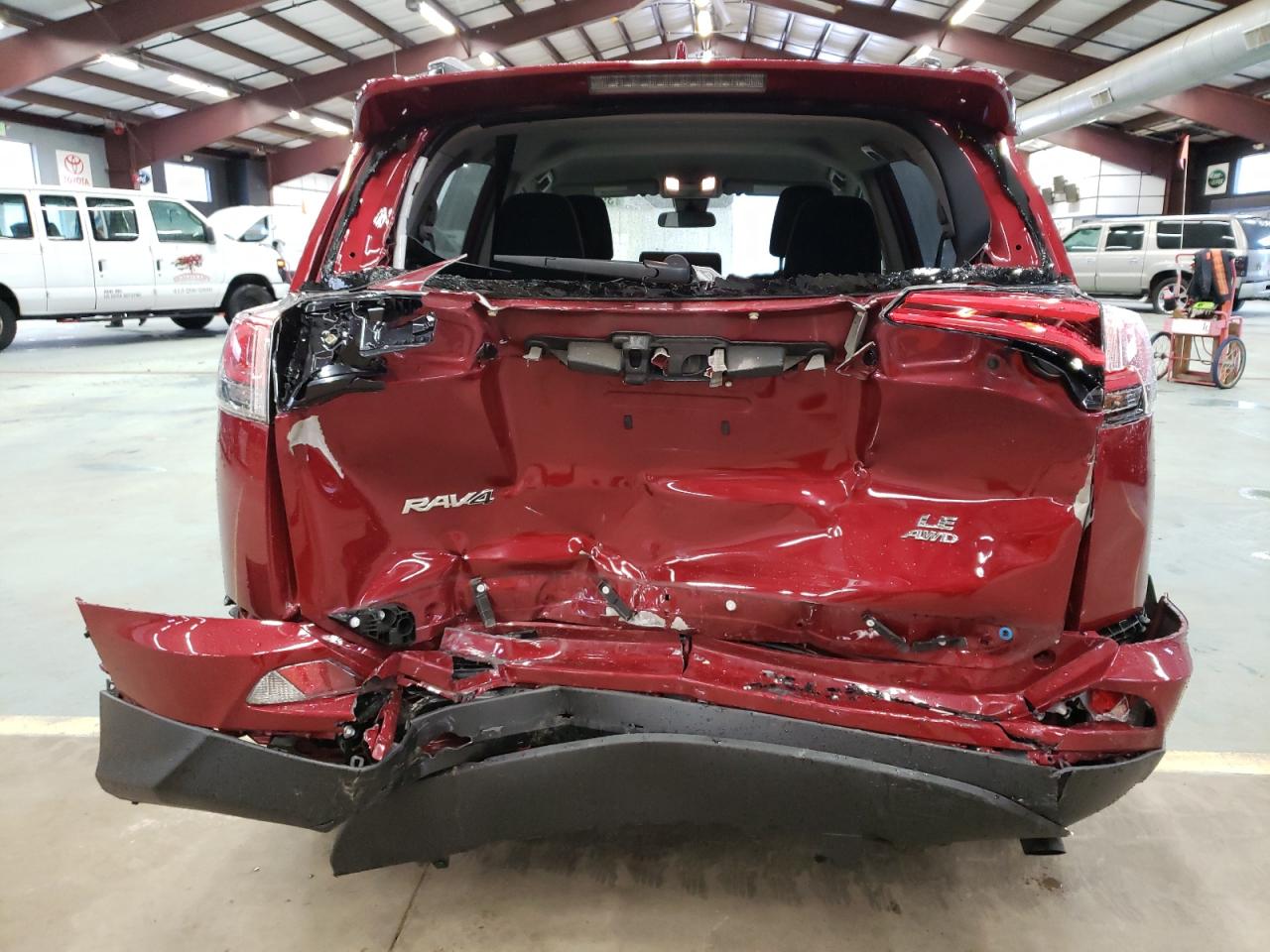 Photo 9 from auction – 2018 TOYOTA RAV4 LE with VIN JTMBFREV9JD232171